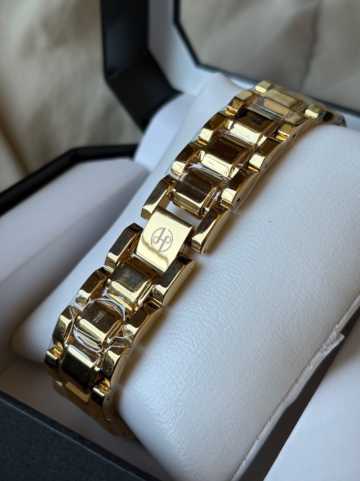 Aura Gold