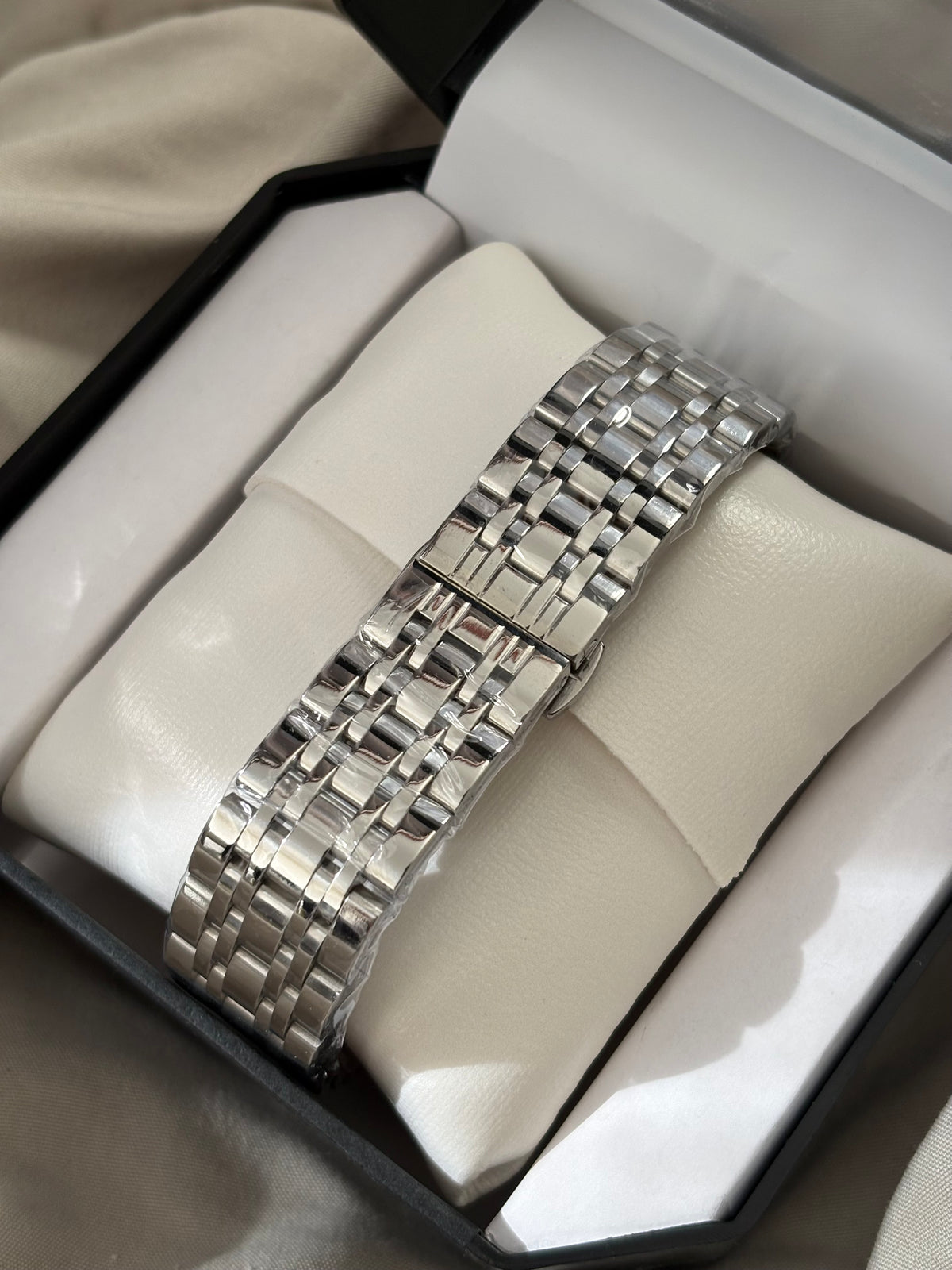London Steel 44mm