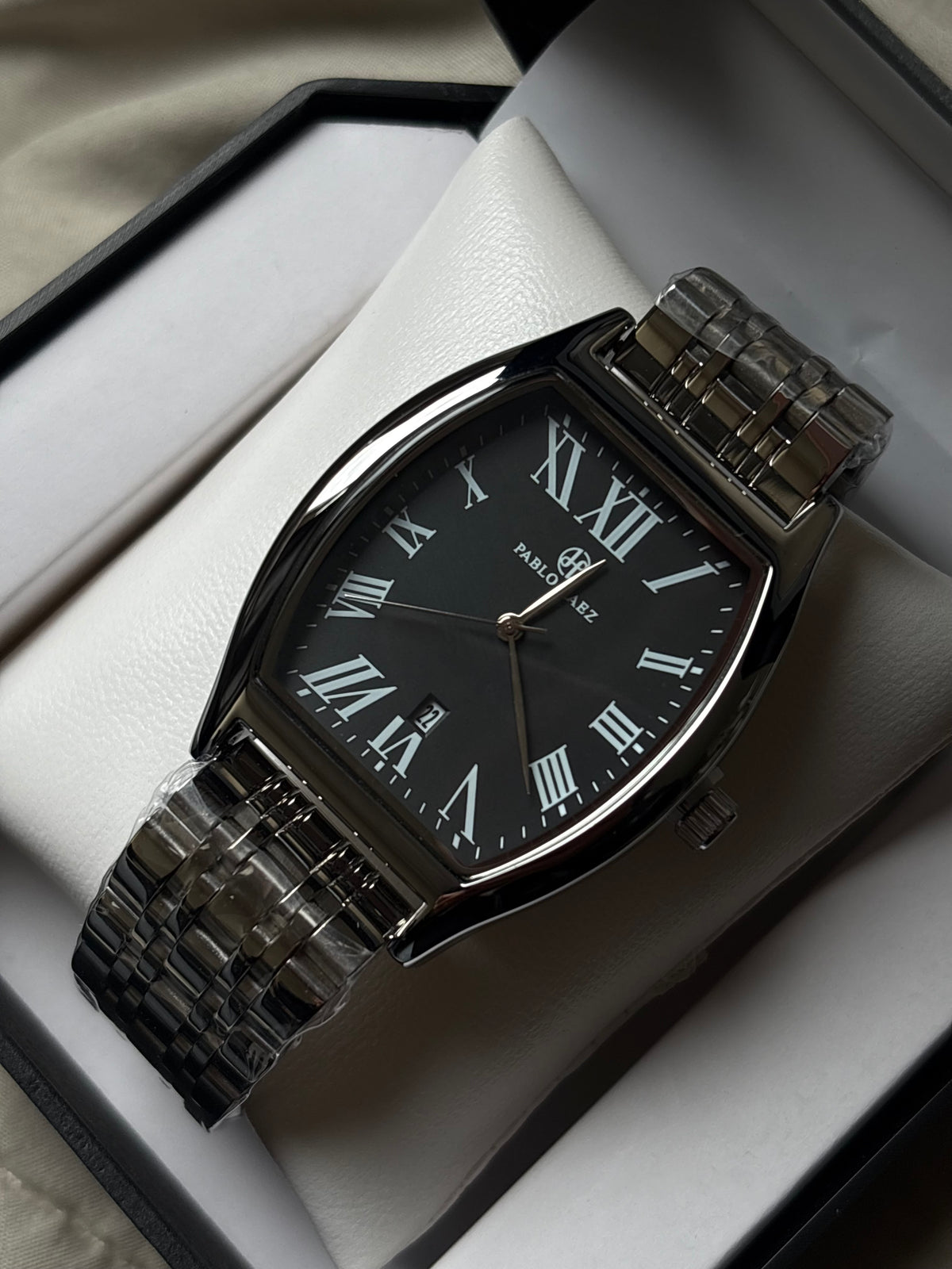 Vienna Raez Black 40mm
